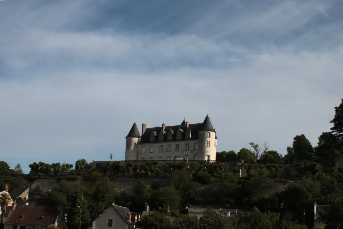 Château de Moncontour above Vouvray vineyards, a stop on a Loire Valley castles wine tour